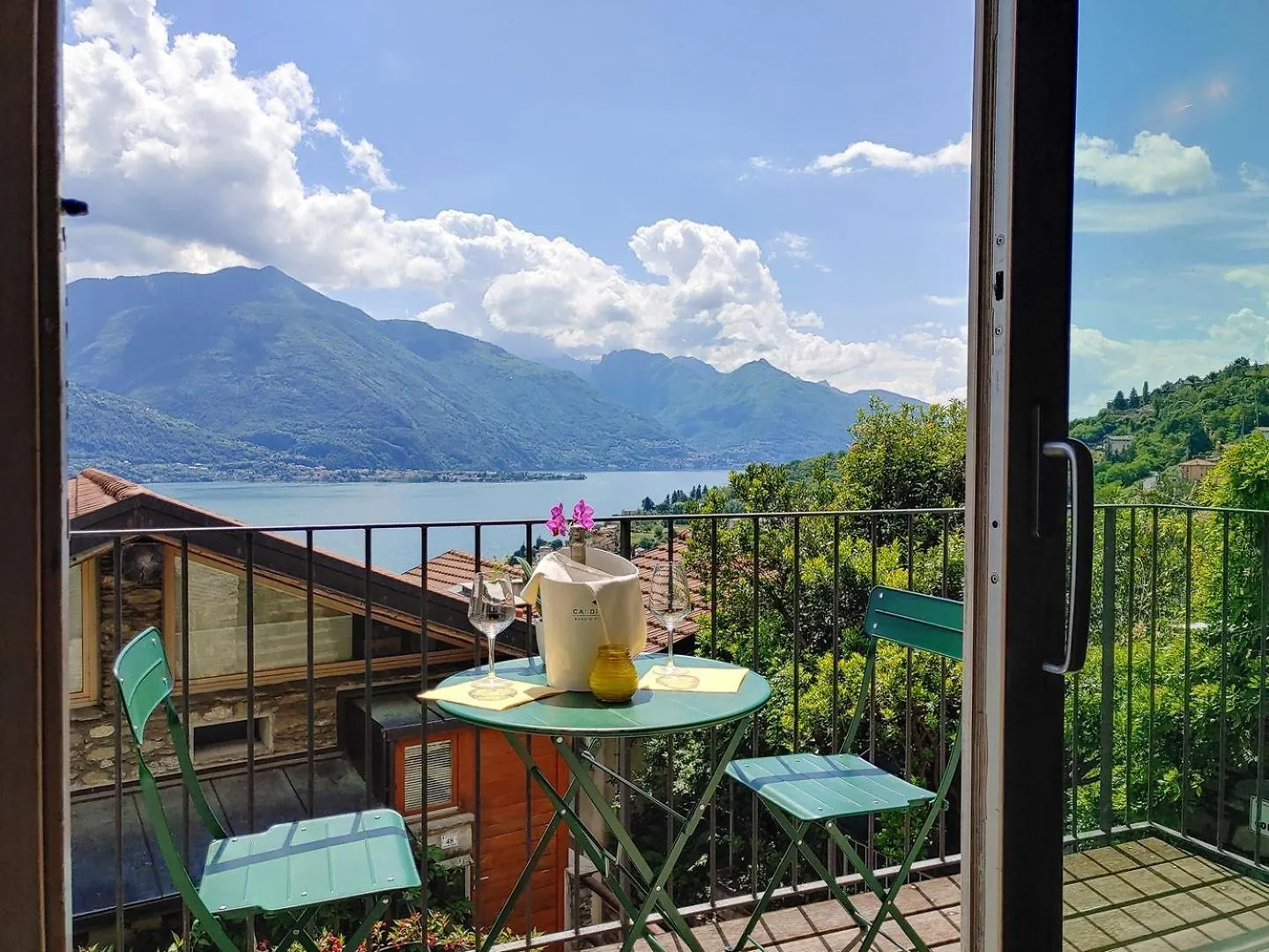 Sunrise'S Lodge Pianello Del Lario 0*,